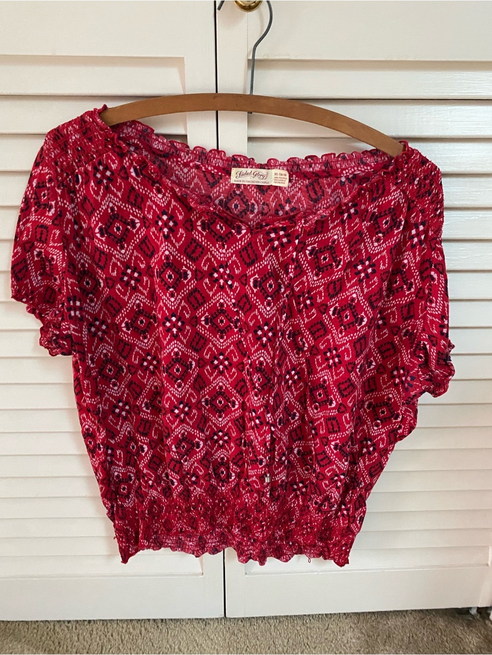Faded Glory Red Patterned Elastic Bottom Blouse